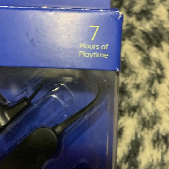 Wireless Headphones - Picture 3 of 6